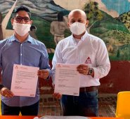 En la gráfica  el alcalde de Labateca, Wilden Capacho Monterrey,  y el director ejecutivo del Comité Departamental de Cafeteros, Ricardo Mendoza Valero. Cortesía