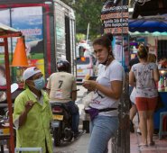 Durante el toque de queda del fin de semana , los habitantes del barrio Aeropuerto encabezaron la lista de los sectores más desobedientes. Este sector fue el lugar en el que la Policía más tuvo que intervenir. Alfredo Estévez