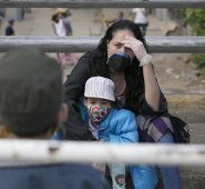 Sufrir de ansiedad o depresión es uno de los primeros elementos que evidencian las personas que cometen suicidio. Archivo / La Opinión