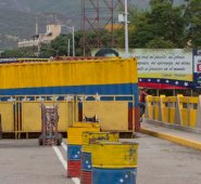 Los puestos fronterizos se han abierto en algunas oportunidades  para el paso de estudiantes, adultos mayores y personas con problemas de salud. En medio de la pandemia permanecen totalmente cerrados.   Archivo