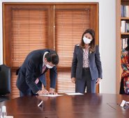 El acuerdo suscrito por la vicepresidenta Marta Lucía Ramírez  y el presidente del CNE, Hernán Penagos, busca impactar en asuntos como la participación en los procesos político-electorales de la mujer. Cortesía