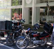 Los motorizados que prestan el servicio de domicilios en la ciudad pidieron mayores garantías de seguridad a la Policía y a la Alcaldía. Juan Pablo Cohen