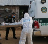 La mamá tuvo que levantar a su hijo muerto y llevarlo a su casa en Pacolandia. Las autoridades lo trasladaron a Medicina Legal. La Opinión