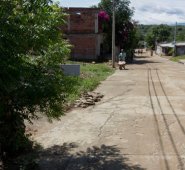 En esta cuadra auxiliaron al hombre herido y que murió en el Policlínico de Juan Atalaya. Luis Alfredo Estévez