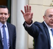 Jorge Perdomo y Eduardo Montealegre recientemente denunciaron a Uribe ante la Corte Suprema de Justicia como autor por omisión de las masacres de La Granja y El Aro, cometidas cuando era gobernador de Antioquia.  Colprensa