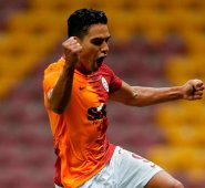 Radamel Falcao anotó en el minuto 8 y luego al 40 del partido.
 @GalatasaraySK