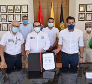 El gobernador Silvano Serrano hizo parte de la firma de voluntades para trabajar en función de los programas de saneamiento de vertimientos para Cúcuta y el área metropolitana. El viceministro de Agua y Saneamiento Básico, José Luis Acero. Cortesía