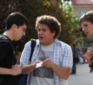 El film es protagonizada por Michael Cera y Jonah Hill. Cortesía