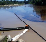 Cenit instó a la comunidad de este sector para que se abstenga de consumir y tratar agua del rio Tibucito, hasta tanto culminen las labores de prevención y mitigación. Cortesía