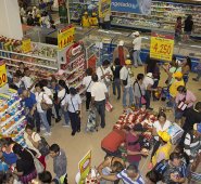 El comercio, transporte y alojamiento fue el segundo sector que más genero crecimiento económico en el departamento durante el 2019. Archivo La Opinión