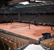 La rumana Simona Halep, campeona en 2018, y el argentino Diego Schwartzman serán dos de las figuras en la pista este domingo, en la jornada inaugural.  AFP
