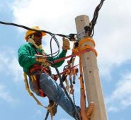 Técnicos de Centrales Eléctricas de Norte de Santander evalúan las causas de los apagones presentados y que han causado molestias a la comunidad Archivo/La Opinión