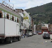 La Plazuela fue tomada como parqueadero de todo tipo de vehículos.  Roberto Ospino