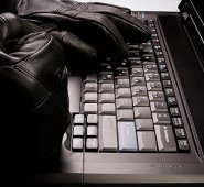 Cerca del 80% de los ataques informáticos exitosos pasan por alguna vulnerabilidad de seguridad en alguna solución o parche, el cual tenía más de un año de vigencia. Colprensa