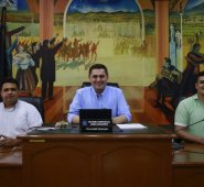 Leonardo Jácome (centro), Edwin Contreras (izquierda) y Jair Díaz (derecha) fueron elegidos esta tarde como los integrantes de la mesa directiva del Concejo para el próximo año. Fotos Juan Pablo Cohen/La Opinión
