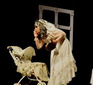 Hoy, en el perfil de Facebook de Frontera Aire Cúcuta se presenta la obra La Ceremonia del Teatro La Nona de Pamplona. Cortesía