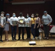 En presencia del Secretaria de Cultura departamental y miembros de la Fiesta del Teatro de Cúcuta, se rindió homenaje al maestro Carlos Carvajal. La Opinión