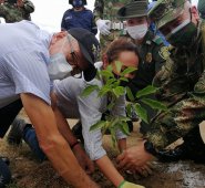 Jairo Yáñez, alcalde de Cúcuta; María Claudia García, viceministra del Medio Ambiente y Desarrollo Sostenible, y Brigadier General Olveiro Pérez Maecha. Cortesía