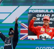 Lewis Hamilton es el claro favorito a ganar la temporada 2020, en el que sería su séptimo título mundial.En la foto pequeña, Michael Schumacher supo brillar con Benetton y Ferrari. AFP
