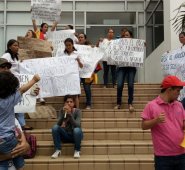 El año pasado se presentó un plantón en una EPS exigiendo continuidad en los tratamientos. Cortesía