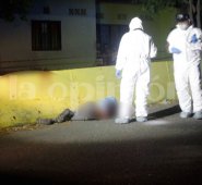 El cadáver de Jean Willi Moreno Altuve quedó tendido a un costado de la carretera en La Milagrosa. Cristian Herrera