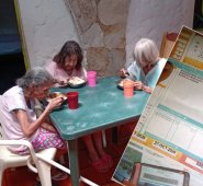 La fundación no solo le proporciona alimentación y techo a los 30 abuelos que cuidan, también les brinda asistencia médica. Cortesía