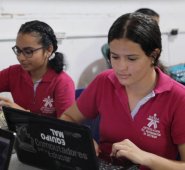 La estrategia de Doble Titulación ofrece acceso a 156 programas de formación técnica del Sena y está presente en más de 4 mil centros educativos de 31 departamentos. Cortesía