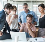 Debido a que el proyecto de ley tiene mensaje de urgencia, debe surtir los dos debates restantes en la plenaria de la Cámara de Representantes y el Senado de la República.  Cortesía