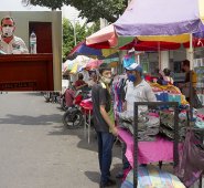 Francisco Cuadros ya estuvo en el Concejo respondiendo un cuestionario sobre el cerramiento con vallas del parque Santander. Archivo / La Opinión