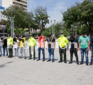 Los capturados tendrán que responder por concierto para delinquir, tentativa de homicidio, hurto; tráfico, fabricación o porte de estupefacientes y porte ilegal de armas. Tienen conexidad con cuatro procesos penales (uno por tentativa de homicidio y tres por hurto calificado y agravado). Alfredo Estévez/La Opinión