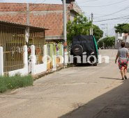 El asesino de la víctima llegó a pie y huyó en una moto que dejó estacionada metros adelante. Alfredo Estévez/La Opinión