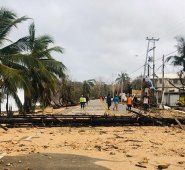 Desde Cartagena se envió una embarcación con 15 toneladas de ayuda humanitaria para esa isla. Cortesía
