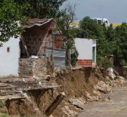 Los habitantes de San Rafael aún temen por perder todas sus viviendas, piden a las autoridades una solución inmediata. Alfredo Estévez