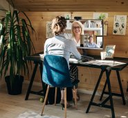 Permitir la visualización de múltiples documentos en simultánea mejora la productividad. Cortesía