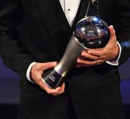 Los once futbolistas se reparten entre los cinco grandes campeonatos europeos, jugando uno en Alemania, otro en Italia, cinco en Inglaterra, dos en Francia y otros dos en España.  Archivo