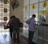 La Alcaldía está ofreciendo para este fin de año un descuento en intereses del 95% para morosos de impuestos municipales.  Archivo La Opinión