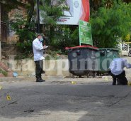 En la calle 9 con avenida 21, del barrio San Miguel, fue donde se inició la balacera La Opinión