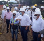 El presidente Iván Duque recorrió la tarde de este viernes las obras del Acueducto Metropolitana Francisco de Paula Santamder. Alfredo Estévez
