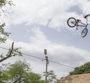Nixon Rodríguez lleva más de una década practicando el BMX. Cortesía