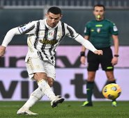 Cristiano Ronaldo celebró en dos ocasiones desde los doce pasos como lo hizo ante el Barcelona por Liga de Campeones. AFP