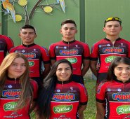 De izquierda a derecha: Miguel Riveros,  Jhonny Salas, Juan González, Juan Sarmiento y Jheyson Peña. Abajo: Camila Pacheco, Yaneth Gonzáñez y Camila Carrero. Cortesía