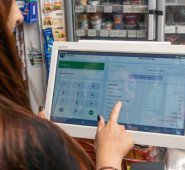 Hasta la fecha, Bavaria ha logrado graduar a más de 24.800 mujeres, así como ha apoyado la creación de 355 tiendas. Archivo / La Opinión