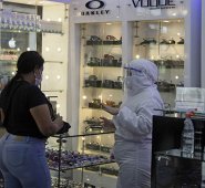 La propuesta aún se mantiene lejos de la propuesta sindical. Archivo La Opinión