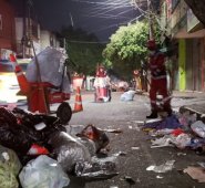 50 empleado de la empresa de aseo, entre operarios y líderes, se sumaron a las labores. Cortesía