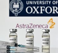 En los resultados parciales de los ensayos clínicos, el laboratorio británico había anunciado en noviembre que su vacuna estaba en un promedio de eficacia de un 70%. AFP