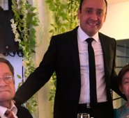 Don Roberto Barón aparece aquí con su hijo Carlos Roberto y su esposa Marlene Jaimes. Cortesía