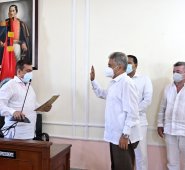 José Luis Duarte Gómez (centro) durante el acto de juramento como nuevo presidente de la Asamblea de Norte de Santander.  Asamblea de Norte de Santander