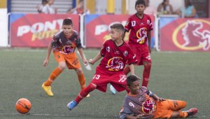 El zonal oriente del Ponyfútbol, en su fase de octavos de final, estuvo lleno de emociones, en donde los pequeñines dieron todo para clasificar a la siguiente ronda.  Juan Pablo Cohen