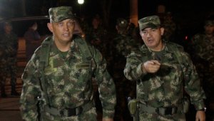 El general Jaime Lasprilla, comandante del Ejército, junto al coronel Marcos Pinto, comandante de la Brigada 30. Juan Pablo Bayona