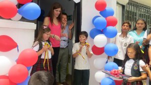 En el instituto tecnológico Carlos Hernández Yaruro del corregimiento La Ermita, la viceministra de las TIC, María Carolina Hoyos, entregó un Kiosco Vive Digital Daicy Echeverry